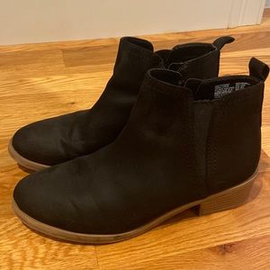 Cute black Time & Tru ankle boots.